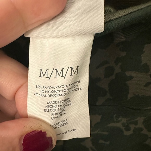 Cabi marathon woman’s green high rise camo quiet luxury old money legging MEDIUM - Picture 11 of 13